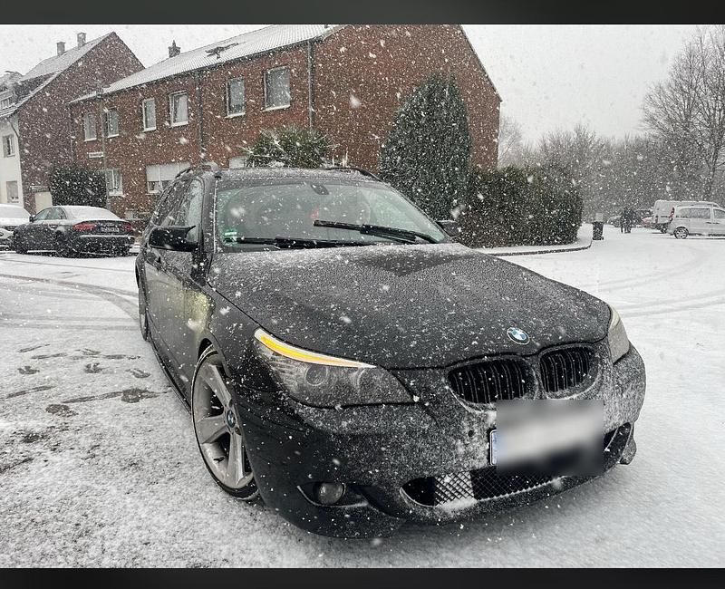 Gebraucht BMW 525 M Sport 240 PS (176 kW) 2007 Schwarz Kombi