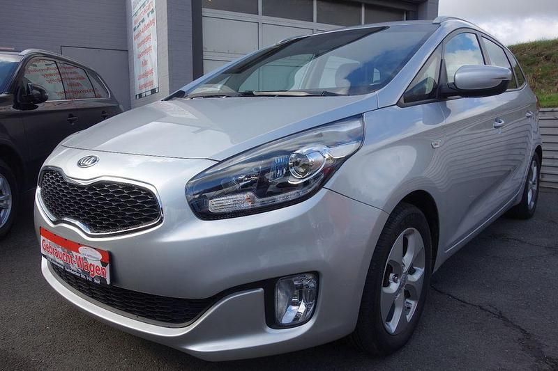 Silber Gebraucht 2015 Kia Carens Edition 7 Van / Kleinbus | 5.690 € (Superpreis) - Bild 1/4