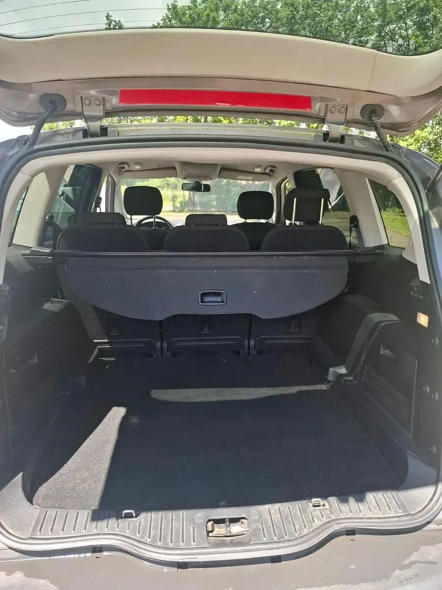 Gebraucht Ford S-MAX Titanium 140 PS (102 kW) 2015 Braun Van / Kleinbus
