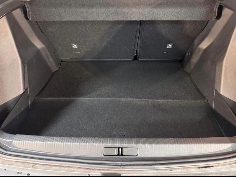 Gebraucht Peugeot 2008 Active 101 PS (74 kW) 2024 Orange SUV