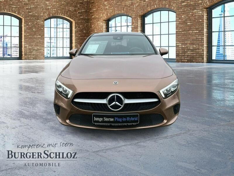 Gebraucht Mercedes A250 Style 160 PS (117 kW) 2022 Rosgold Limousine
