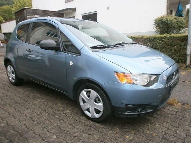 Gebraucht Mitsubishi Colt 75 PS (55 kW) 2009 Blau Kleinwagen