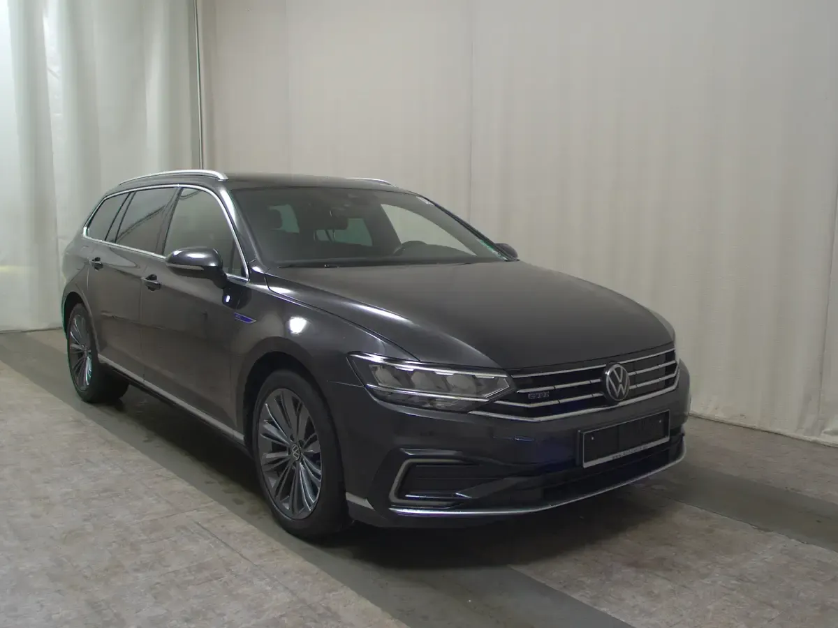 Gebraucht VW Passat Pro 218 PS (160 kW) 2022 Grau Kombi