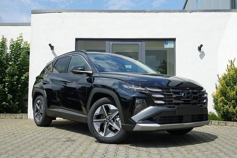 Abyss black Neu 2025 Hyundai Tucson Trend SUV | 31.870 € (Superpreis) - Bild 1/4