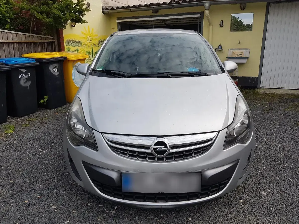 Gebraucht Opel Corsa 75 PS (55 kW) 2014 Silber Kleinwagen