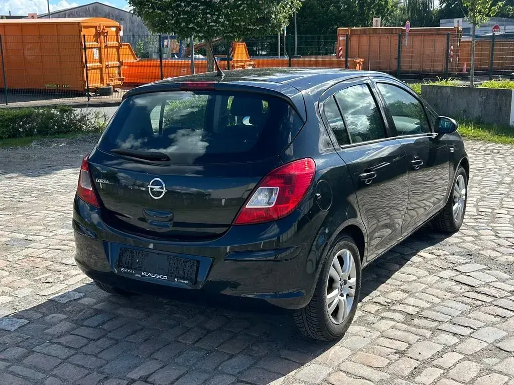 Gebraucht Opel Corsa Active 86 PS (63 kW) 2013 Schwarz Kleinwagen