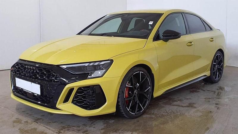 Pythongelb metallic Gebraucht 2022 Audi RS3 Sport Kleinwagen | 53.740 € (Guter Preis) - Bild 1/4