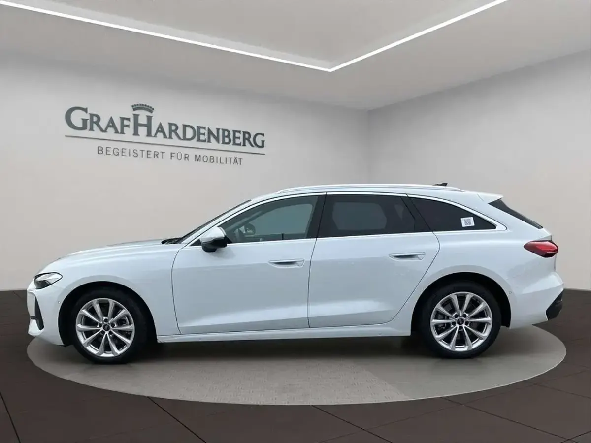 Gebraucht Audi A5 Sport 204 PS (150 kW) 2025 Gletscherweiß metallic Kombi