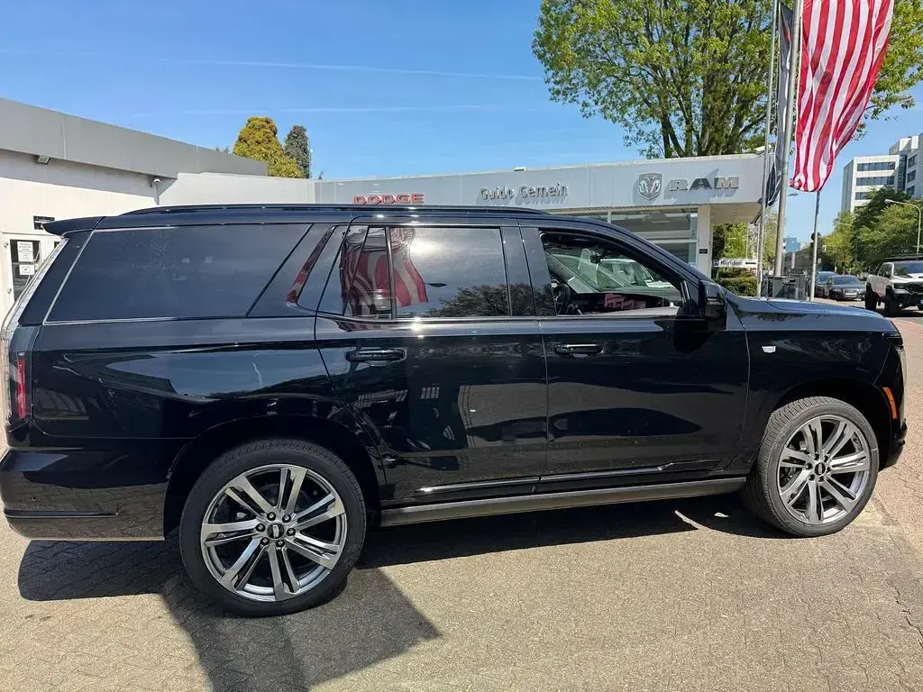 Neu Cadillac Escalade 426 PS (313 kW) 2026 Black raven SUV