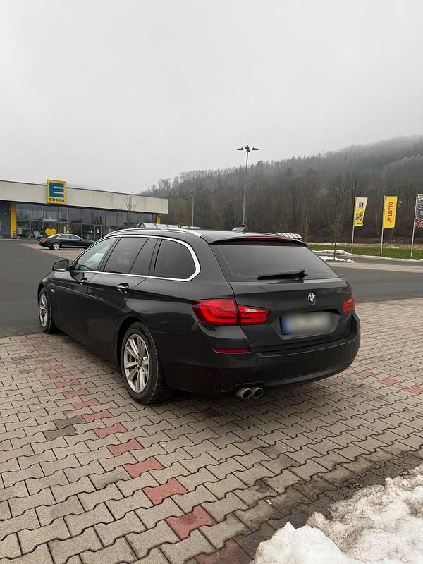 Gebraucht BMW 520 Comfort Edition 184 PS (135 kW) 2011 Schwarz Kombi