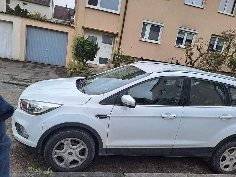 Gebraucht Ford Kuga 150 PS (110 kW) 2019 Weiß SUV