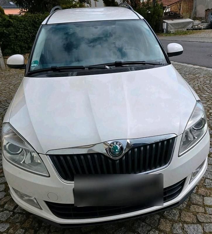 Gebraucht Skoda Roomster 75 PS (55 kW) 2012 Weiß Van / Kleinbus