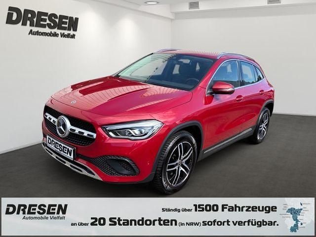 Rot Gebraucht 2021 Mercedes GLA200 Progressive SUV | 31.280 € (Guter Preis) - Bild 1/4