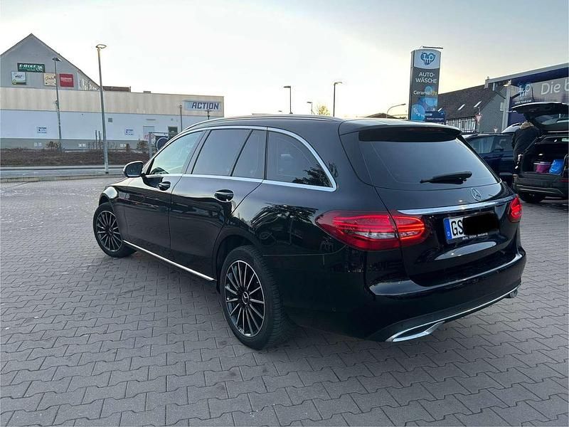 Gebraucht Mercedes C180 Avantgarde 122 PS (89 kW) 2019 Schwarz  unilack Kombi