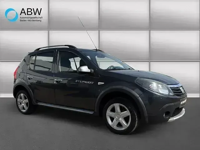 Używany Dacia Sandero Stepway 88 KM (64 kW) 2011 Szary Sedan/Limuzyna