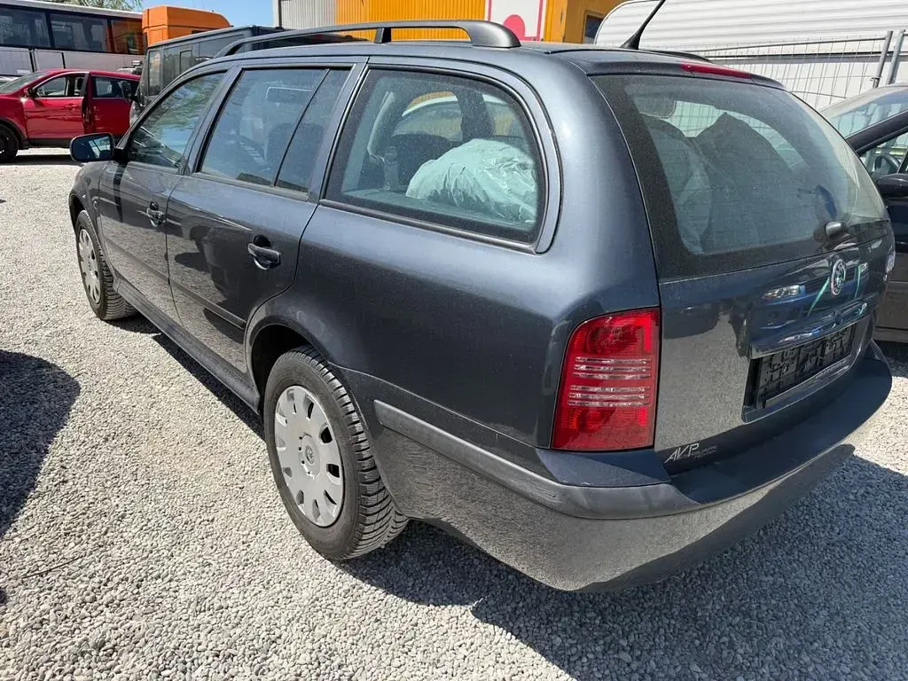 Usata Skoda Octavia Tour 102 CV (75 kW) 2009 Grigio Station wagon