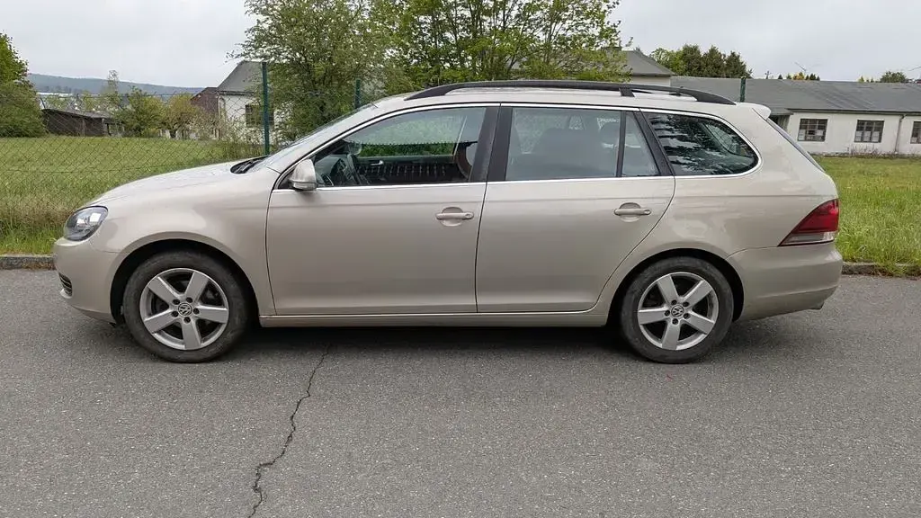 Gebraucht VW Golf VII 105 PS (77 kW) 2013 Beige Kombi