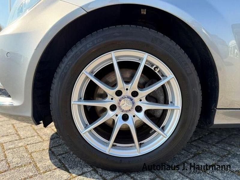 Gebraucht Mercedes C180 156 PS (114 kW) 2013 Silber Limousine