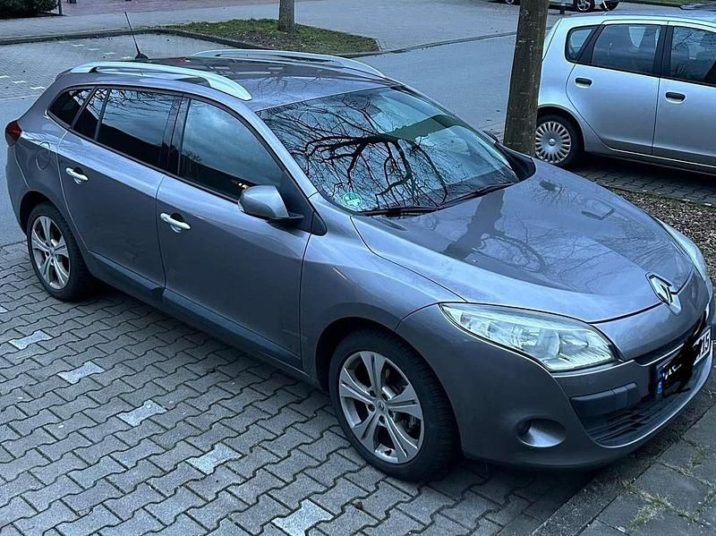 Gebraucht Renault Mégane Dynamique 110 PS (80 kW) 2011 Grau Limousine