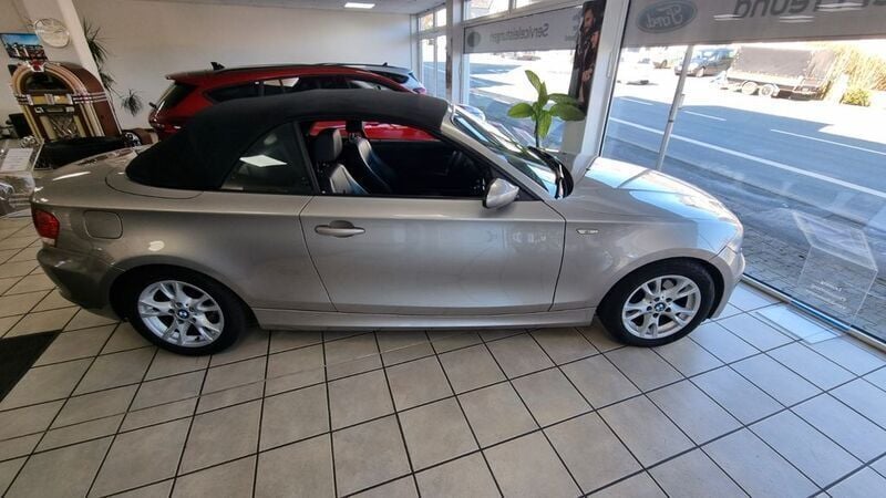 Silber Gebraucht 2008 BMW 118 Cabriolet M Sport Cabrio | 9.990 € (Fairer Preis) - Bild 1/4