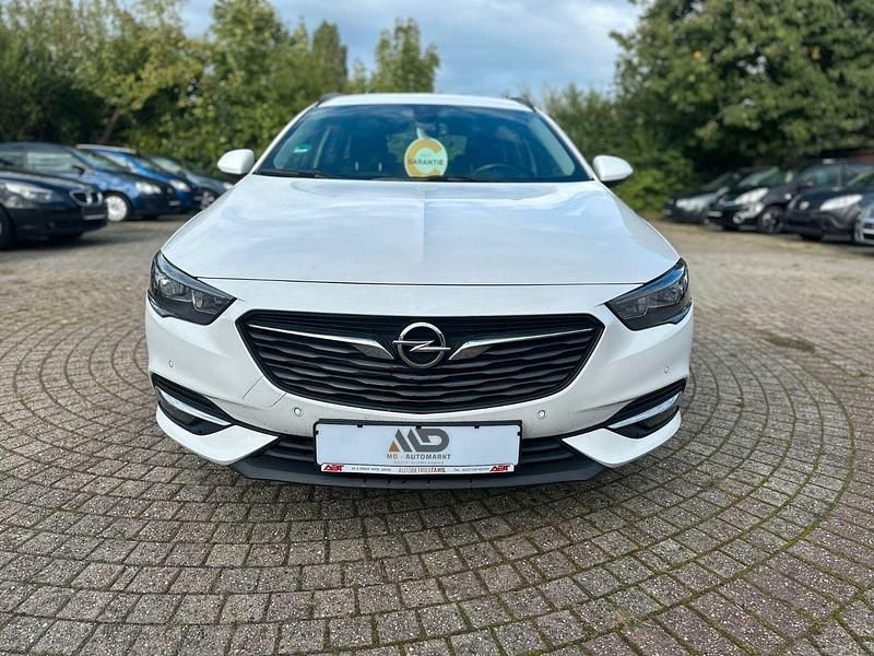 Schneeweiss/olympic/summit whi Gebraucht 2019 Opel Insignia Kombi | 9.999 € (Fairer Preis) - Bild 1/4