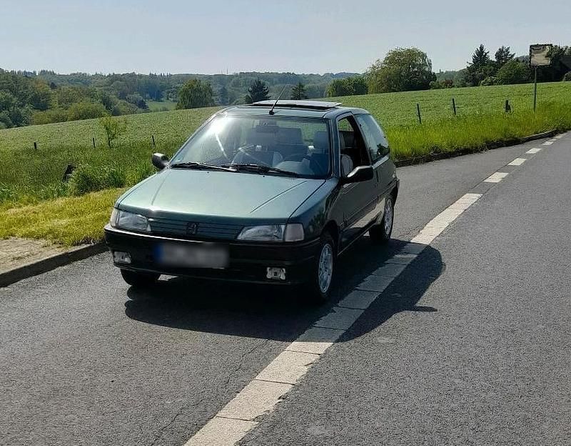 Grün Gebraucht 1993 Peugeot 106 Roland Garros Kleinwagen | 2.950 € - Bild 1/4