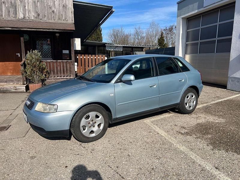 Gebraucht Audi A3 Ambiente 102 PS (75 kW) 2002 Blau Kleinwagen