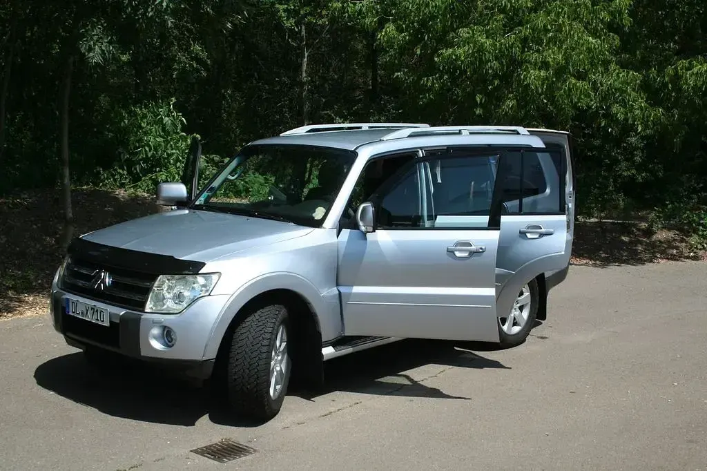 Gebraucht Mitsubishi Pajero 170 PS (125 kW) 2007 Silber SUV