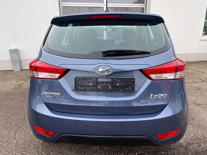 Gebraucht Hyundai ix20 Edition 90 PS (66 kW) 2013 Blueberry Kleinwagen