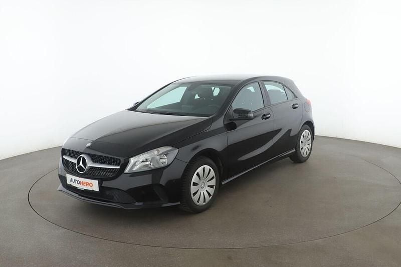 Schwarz Gebraucht 2016 Mercedes A160 Limousine | 13.620 € (Fairer Preis) - Bild 1/3