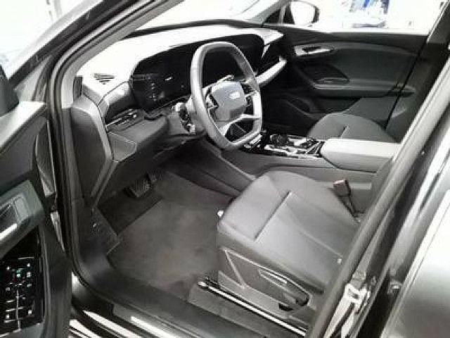 Gebraucht Audi Q6 e-tron Ambiente 284 kW (387 PS) 2024 Daytonagrau perleffekt SUV