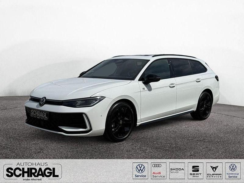 Gebraucht VW Passat R-line 193 PS (141 kW) 2024 Pure white Kombi