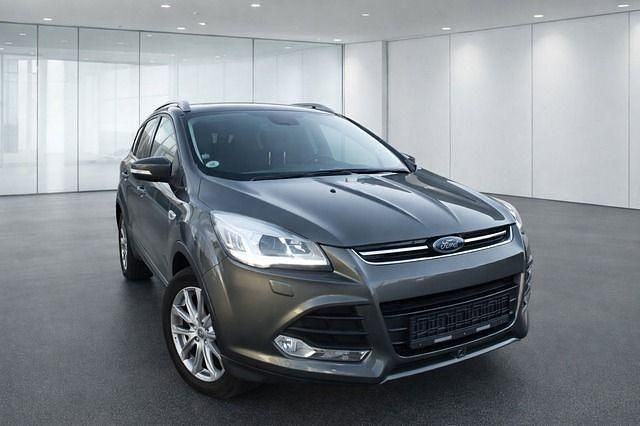 Gebraucht Ford Kuga Titanium 150 PS (110 kW) 2016 Grau SUV