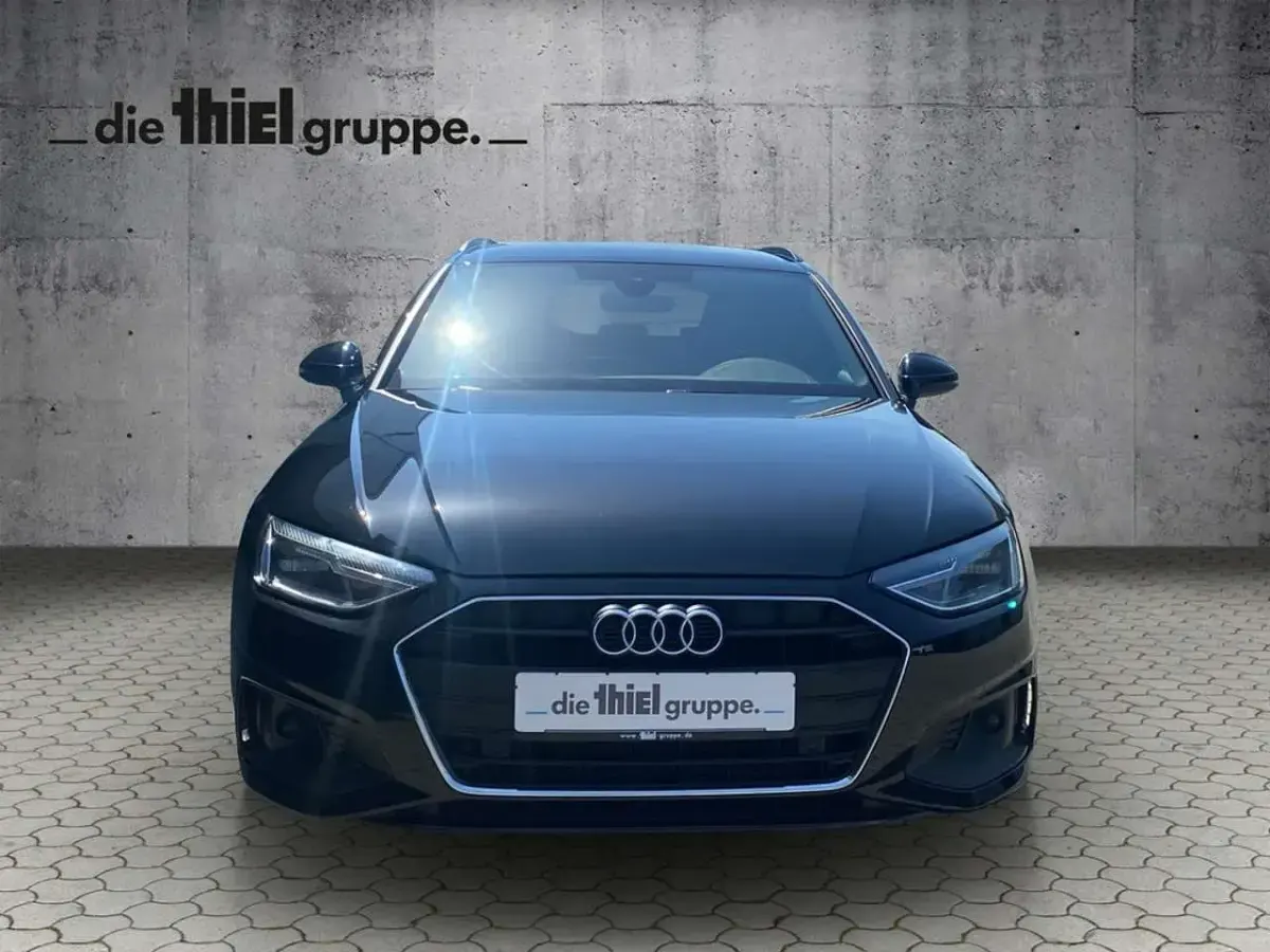 Gebraucht Audi A4 S-Line 163 PS (119 kW) 2023 Schwarz Kombi
