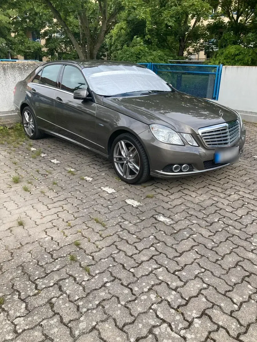 Gebraucht Mercedes E200 184 PS (135 kW) 2009 Silber Limousine