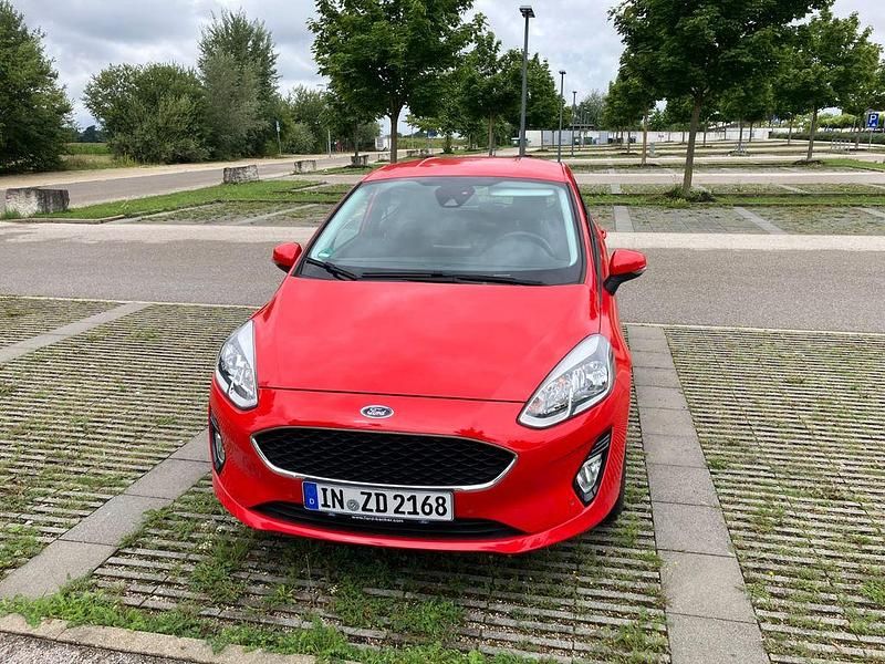 Rot Gebraucht 2019 Ford Fiesta Cool & Connect Kleinwagen | 10.990 € (Guter Preis) - Bild 1/4