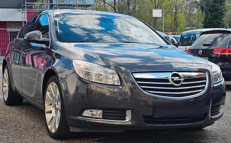Gebraucht Opel Insignia 136 PS (100 kW) 2012 Grau Limousine