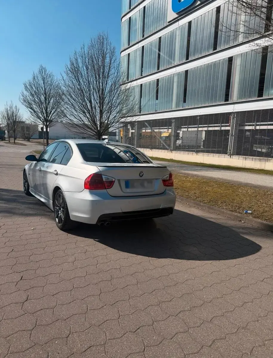Gebraucht BMW 325 M Sport 218 PS (160 kW) 2006 Silber Limousine