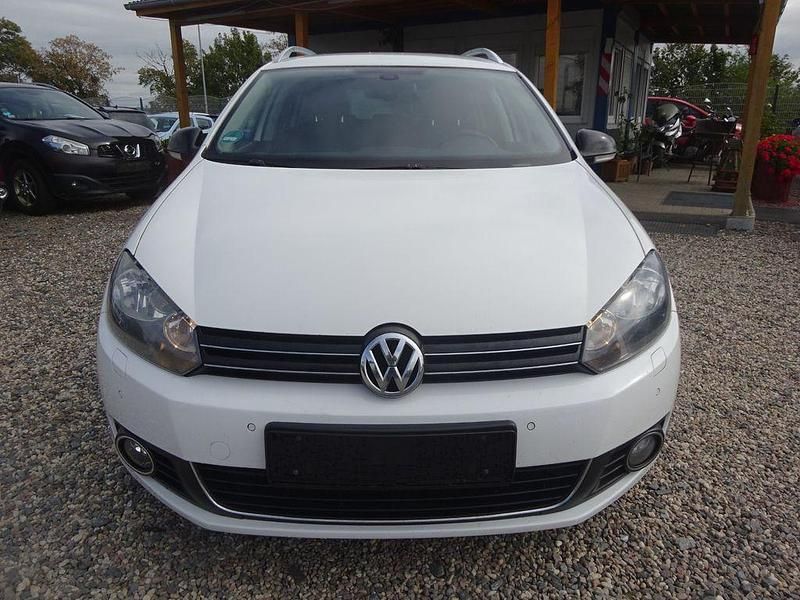 Gebraucht VW Golf VII Style 105 PS (77 kW) 2012 Weiß Kombi