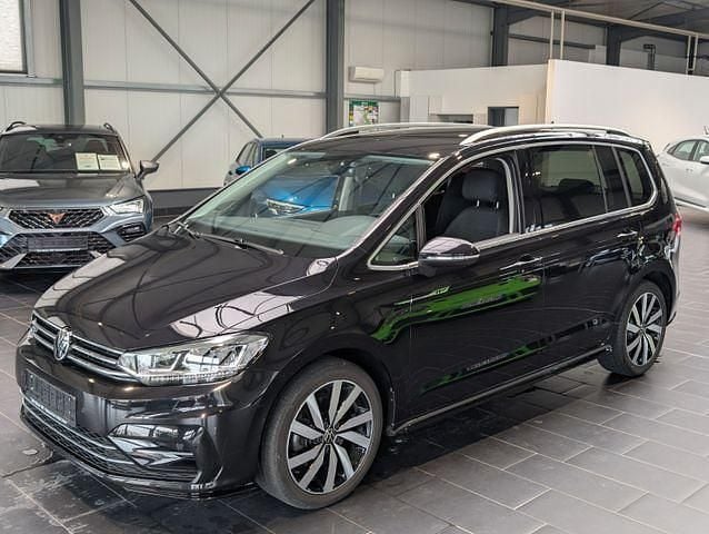 Schwarz Gebraucht 2021 VW Touran Highline Van / Kleinbus | 25.900 € (Fairer Preis) - Bild 1/4