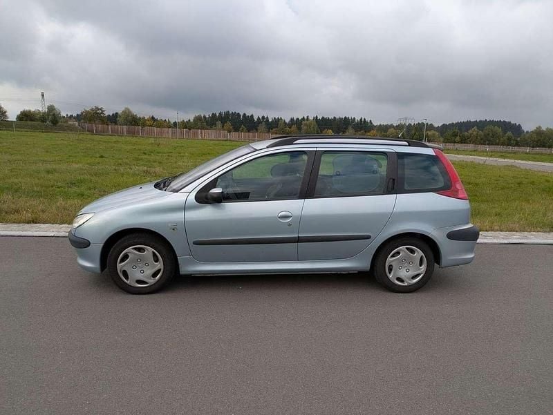 Andere farben Gebraucht 2003 Peugeot 206 Filou Kombi | 500 € (Guter Preis) - Bild 1/4