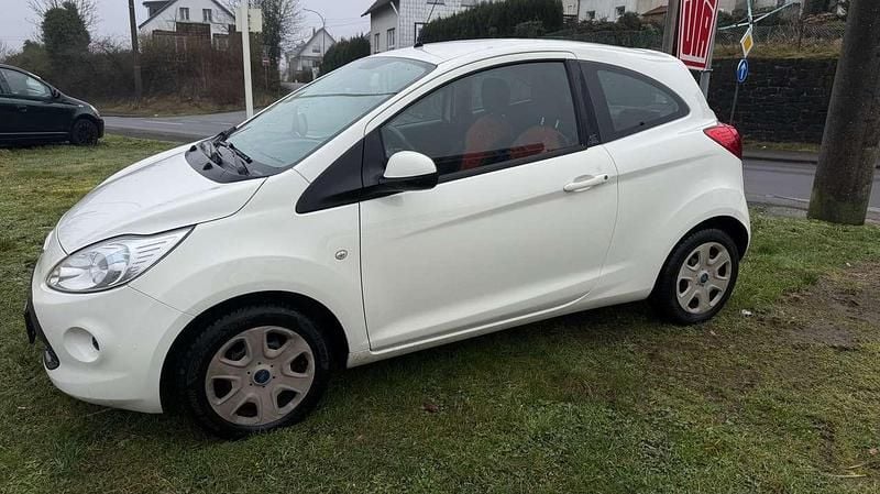 Gebraucht Ford Ka Trend 69 PS (50 kW) 2012 Crystalweiß Kleinwagen