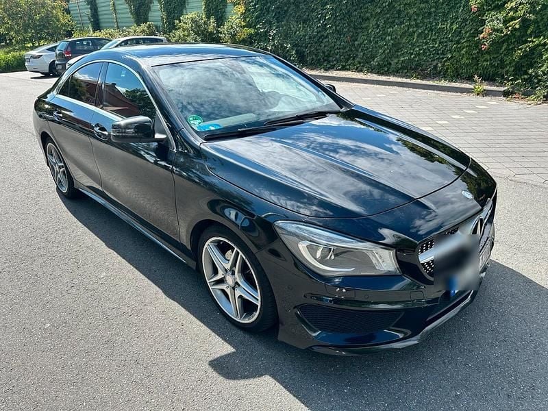 Schwarz Gebraucht 2016 Mercedes CLA200 AMG line Coupé | 14.300 € (Fairer Preis) - Bild 1/4