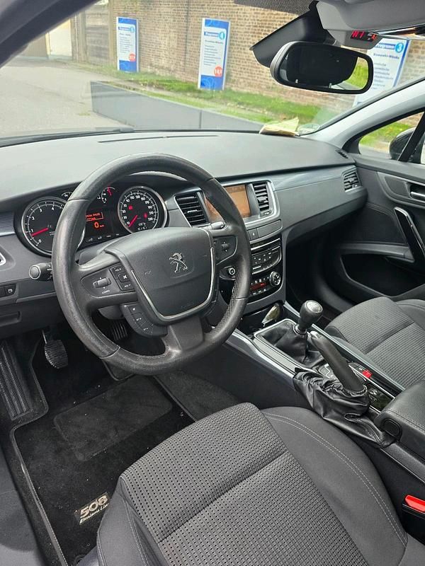 Gebraucht Peugeot 508 155 PS (114 kW) 2012 Schwarz Limousine