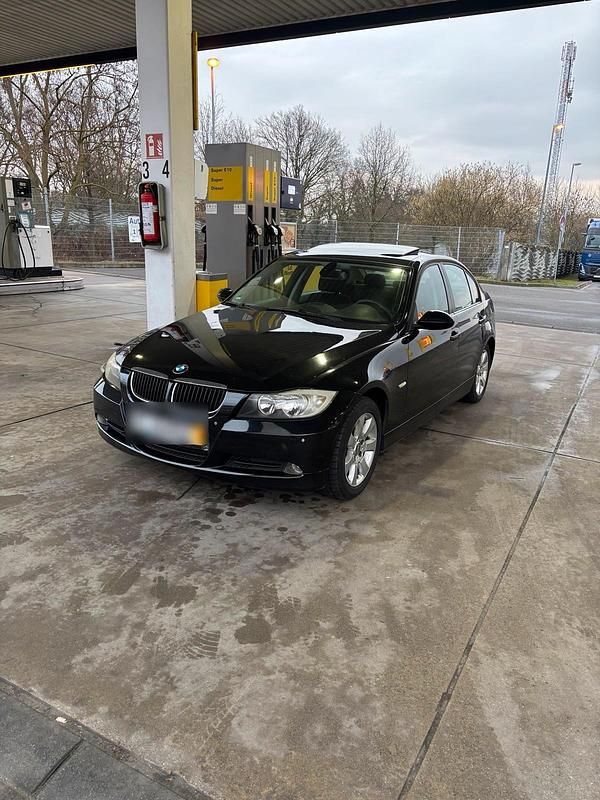 Gebraucht BMW 320 150 PS (110 kW) 2007 Schwarz Limousine