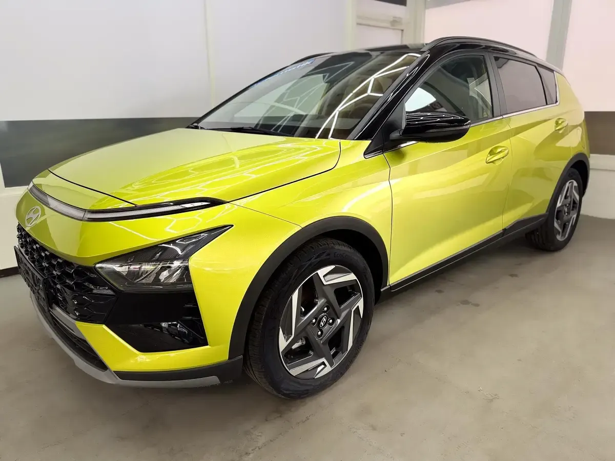 Gebraucht Hyundai Bayon Premium 100 PS (73 kW) 2024 Lucid lime dach schwarz 5n6 SUV