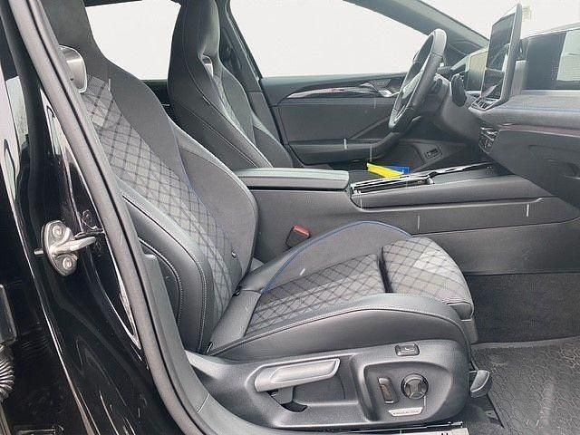 Gebraucht VW Passat R-line 150 PS (110 kW) 2025 Schwarz Kombi