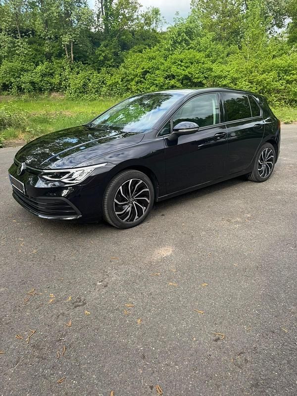 Schwarz Gebraucht 2020 VW Golf VIII Life Limousine | 20.000 € (Fairer Preis) - Bild 1/4
