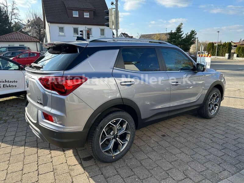 Neu KGM Korando 163 PS (119 kW) 2025 Silber SUV