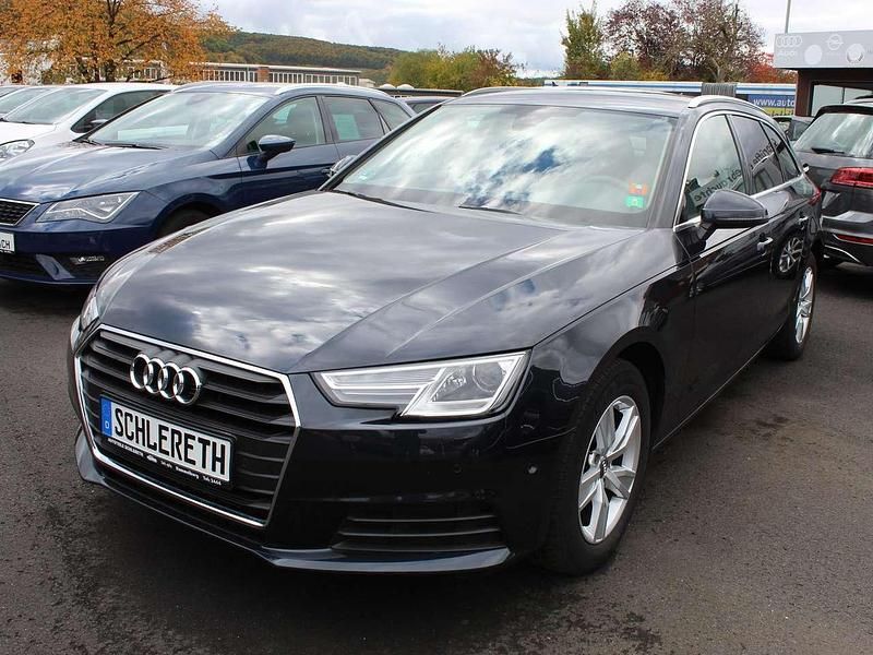 Mondscheinblau Gebraucht 2018 Audi A4 Kombi | 16.950 € (Guter Preis) - Bild 1/4